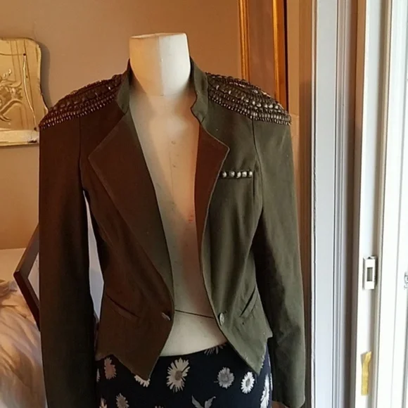New LaROK Luxe corporal military embellished shoulder padded epaulette blazer